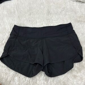 LILULEMON LOW RISE SPEED UP SHORT 2.5 INCH